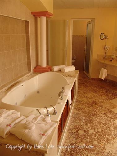 2010 Cuba, Holguin, Hotel Rio de Oro, Royal, DSC00600_b_H555